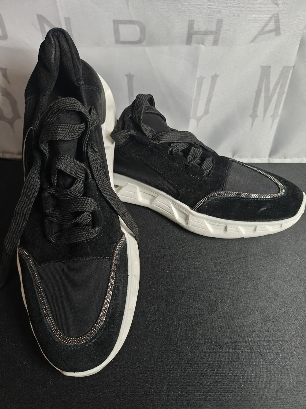 VANELI WOMEN'S 7 ALYCE LACE UP SNEAKER | BLACK NIVAL SUEDE